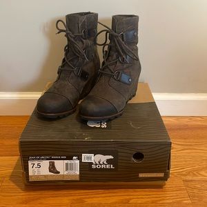 Sorel Joan of Arctic Wedge Mid Boots